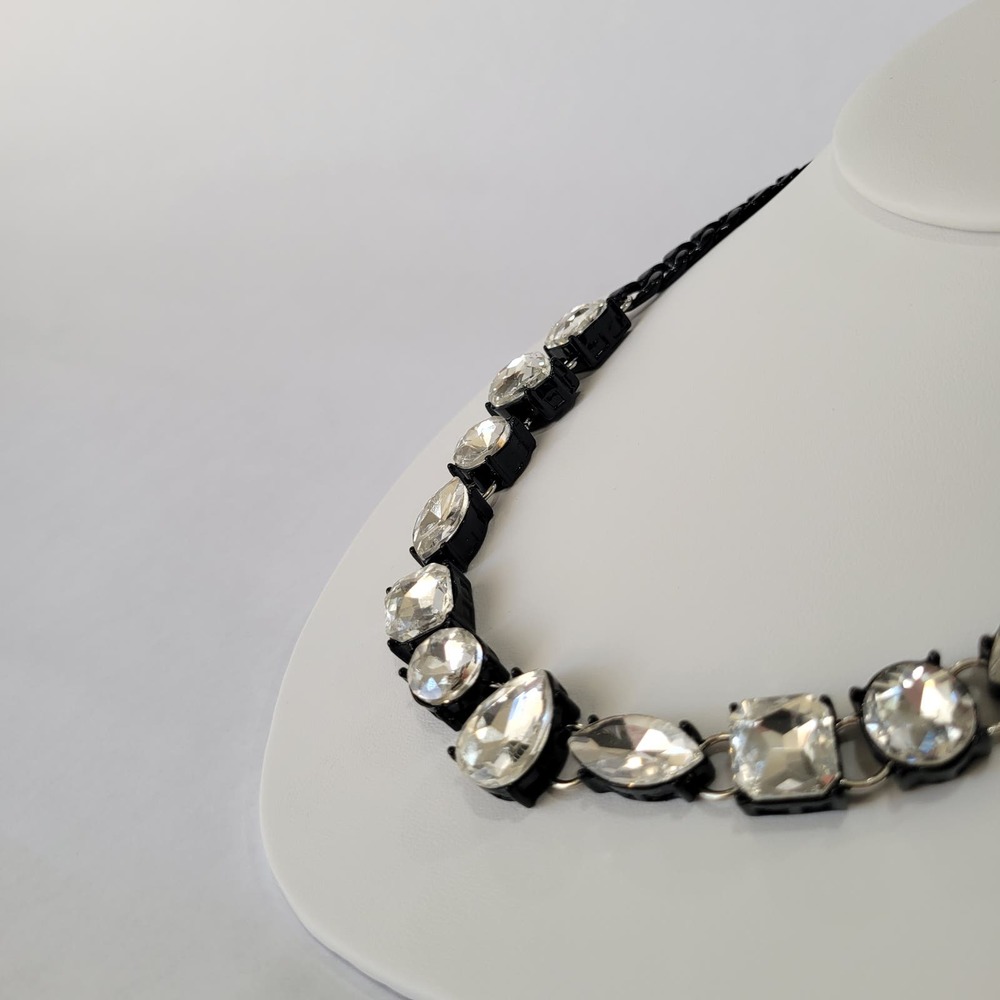 Steve Madden Crystal Stone Bib Necklace Black Goth Glam NEW - Picture 6 of 8